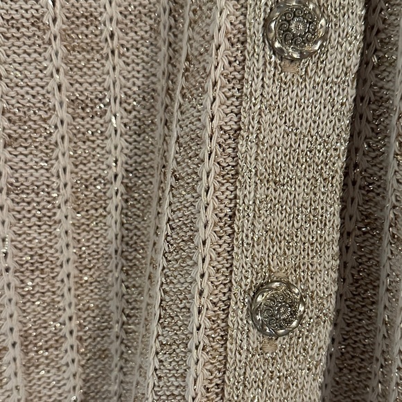 Beautiful sweater with a gold glitter to it. Tag says 14 but see measurements. - Picture 3 of 8